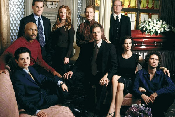Dưới sáu tấc đất (Phần 1) - Six Feet Under (Season 1)